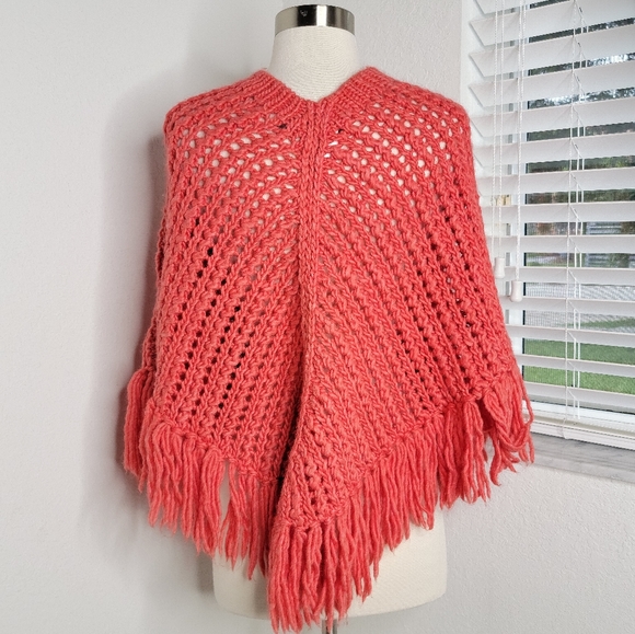 MANOS DEL URUGUAY Coral Open Knit Fringe Poncho OS. - Picture 3 of 4